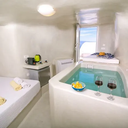 بيت للعطل White Cave House *